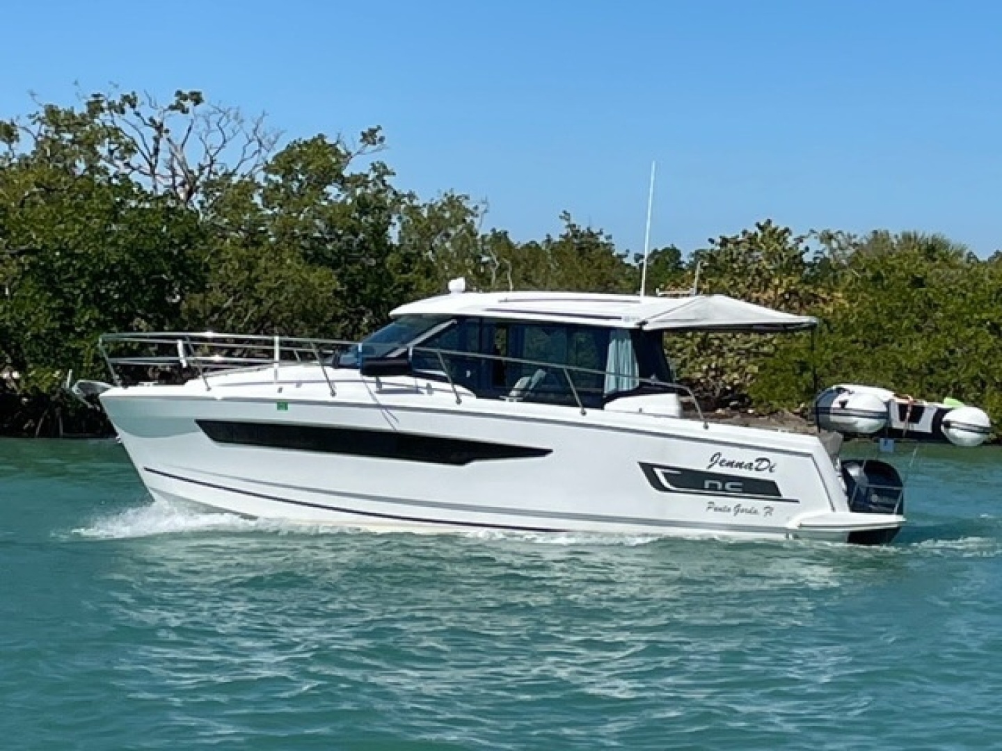 2021 Jeanneau 895