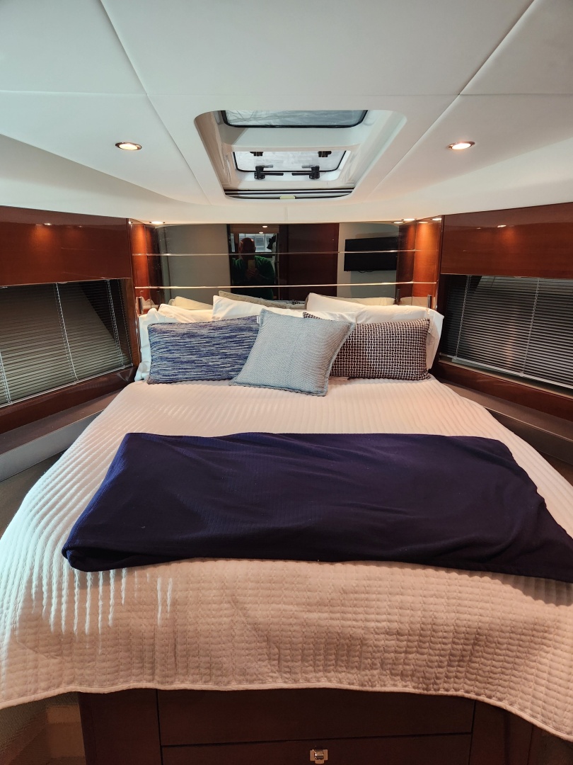 HOBNOBBIN 39ft Princess Yacht For Sale