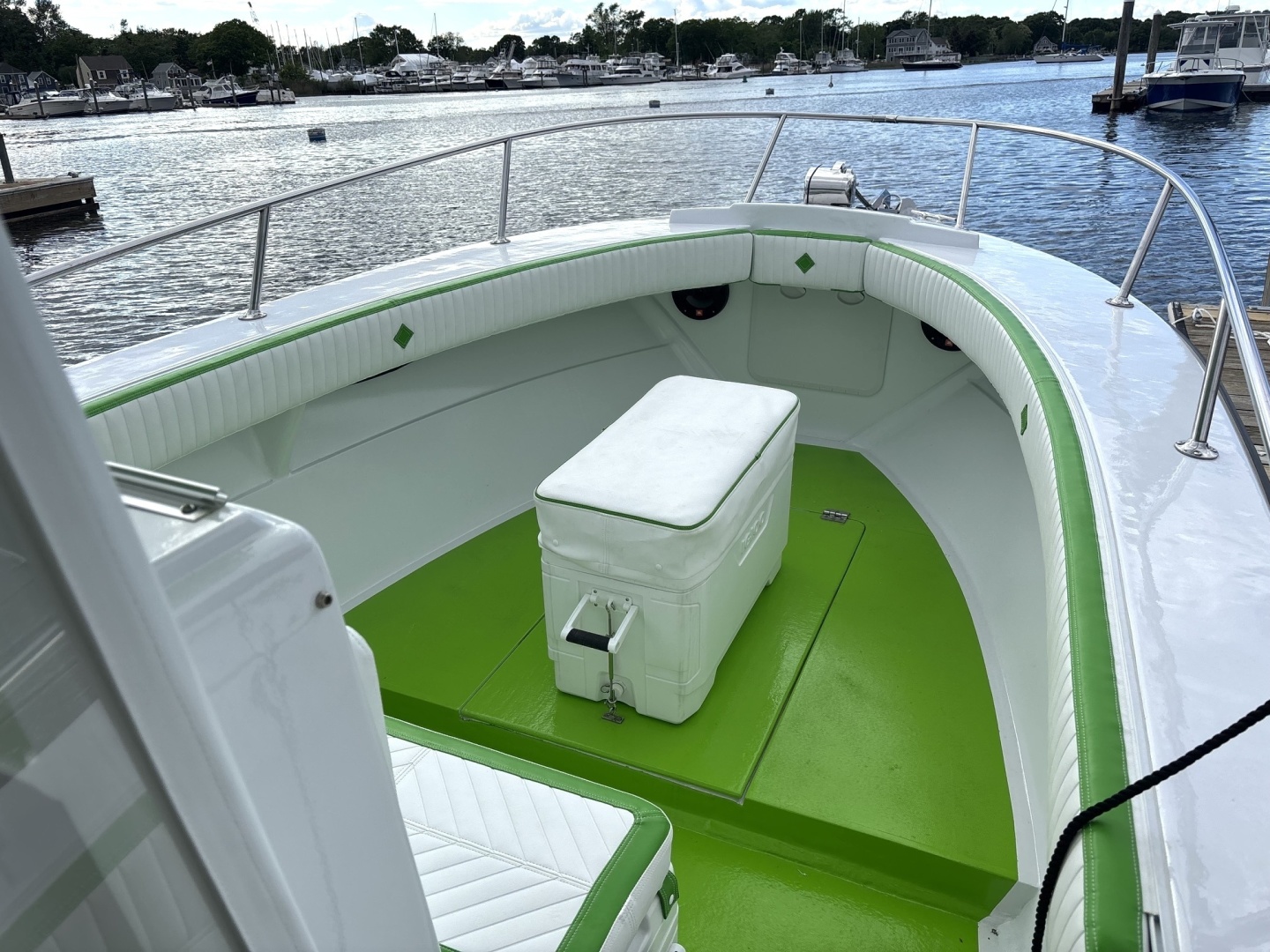 27ft Larson Yacht For Sale