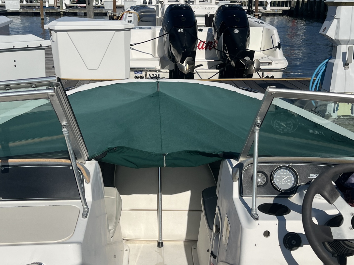 2000 Boston Whaler 18 Ventura Bowrider