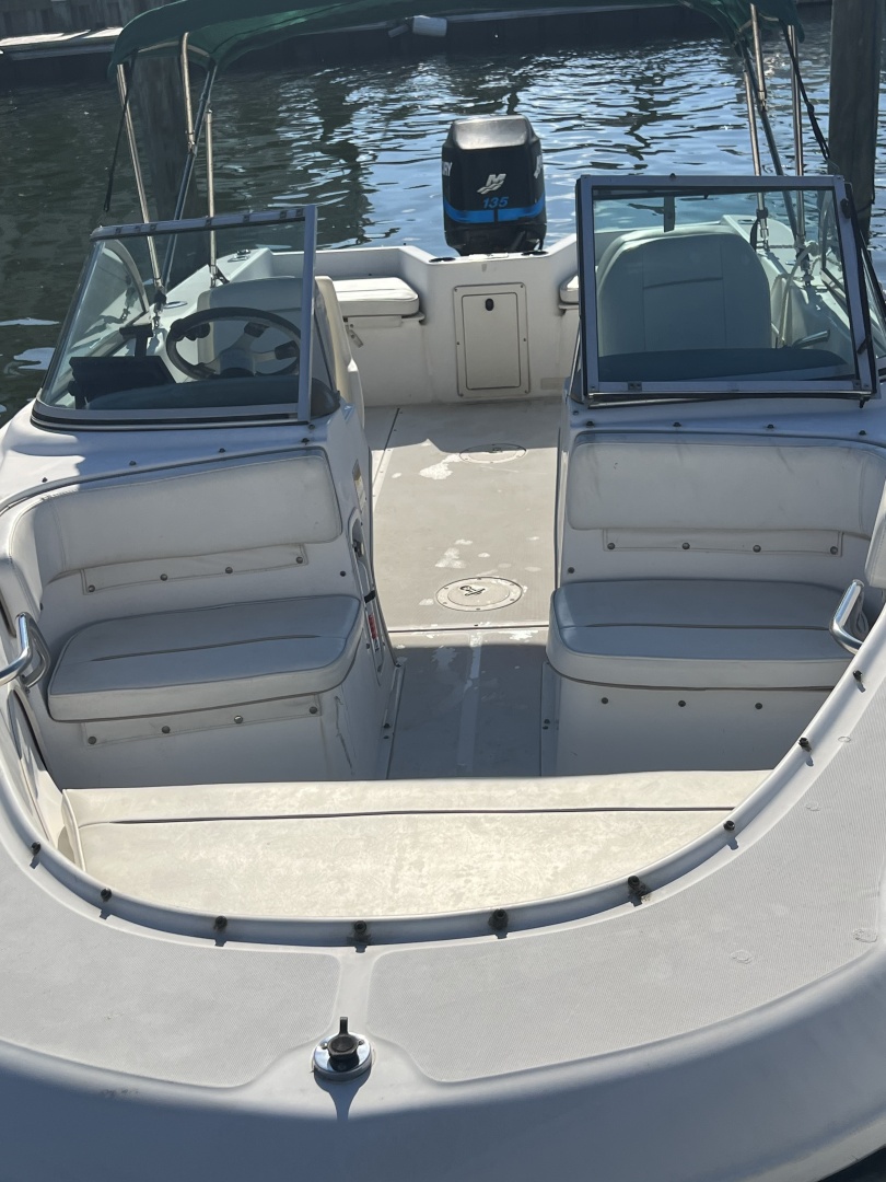 2000 Boston Whaler 18 Ventura Bowrider