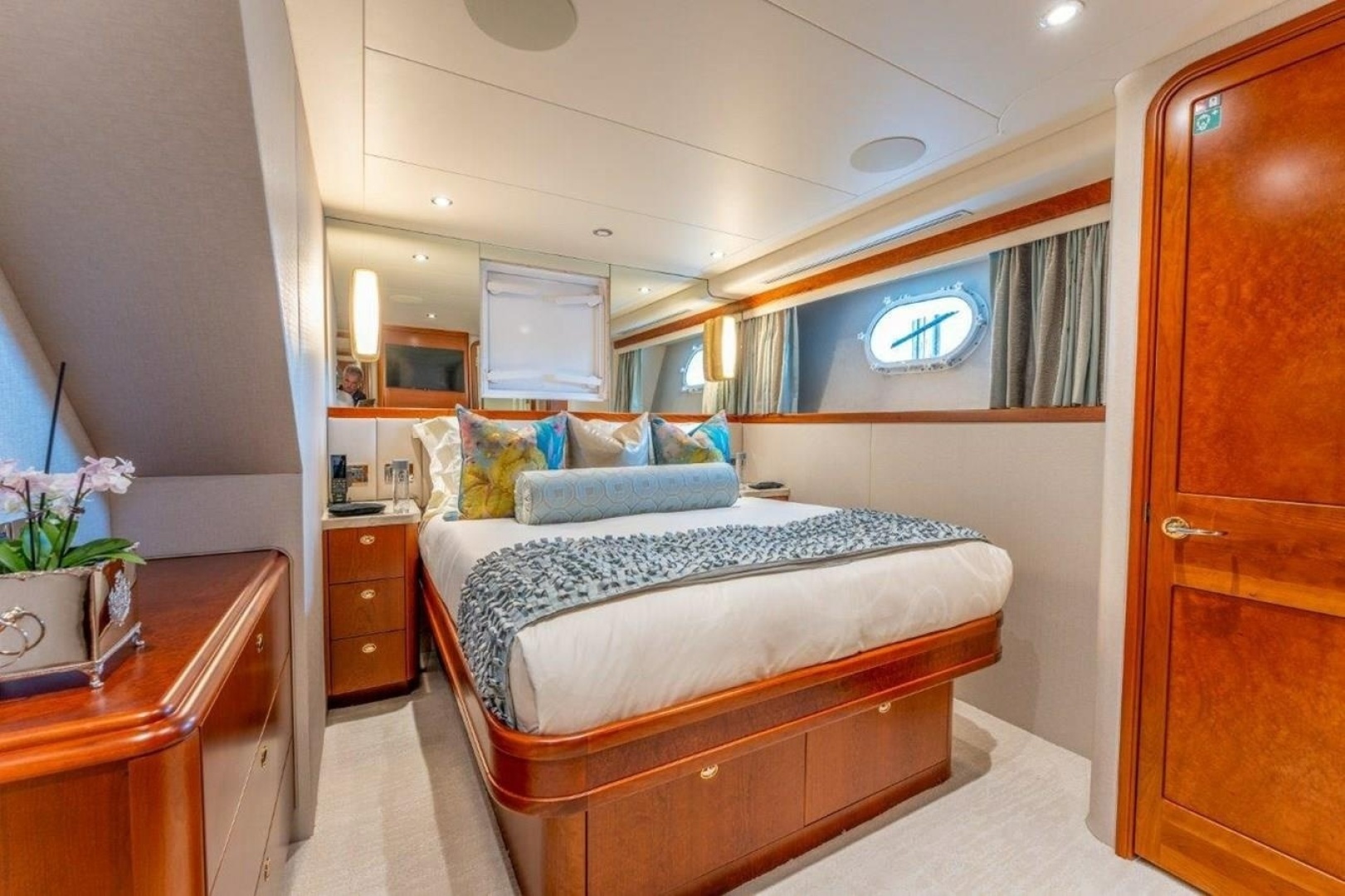 2006 Westport 130 Motoryacht