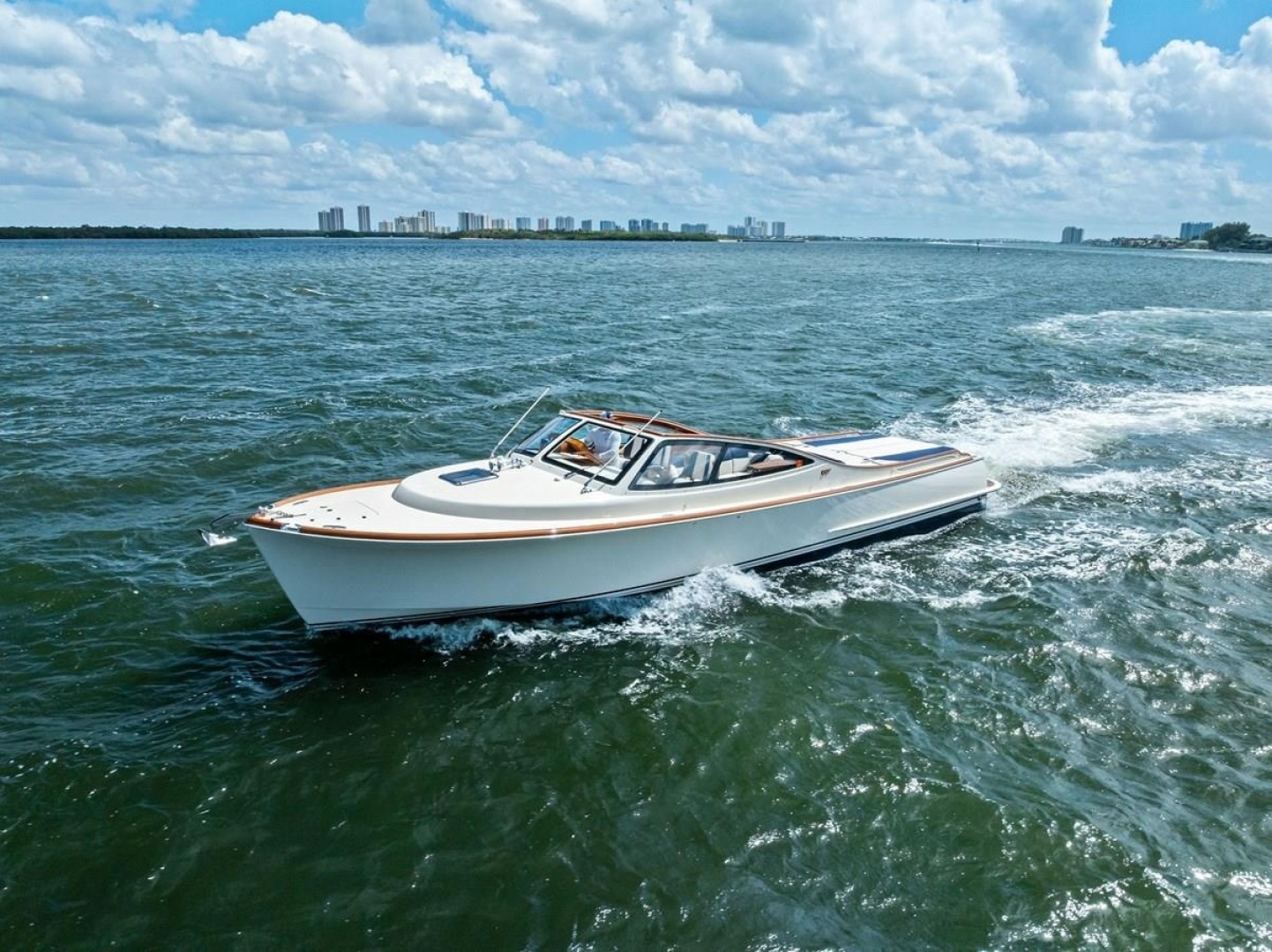 2008 Hinckley Talaria 38R