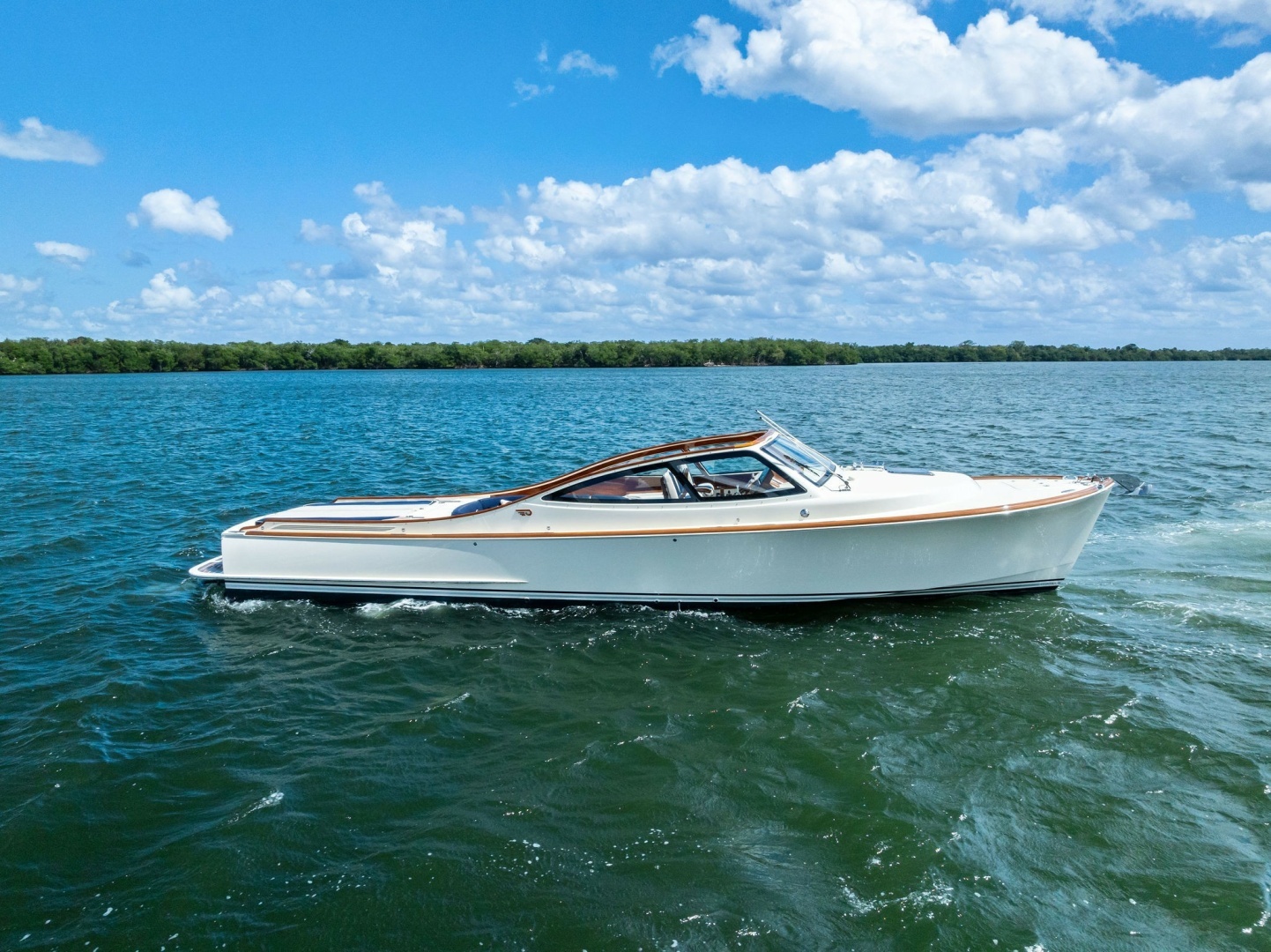 2008 Hinckley Talaria 38R "RASCAL"