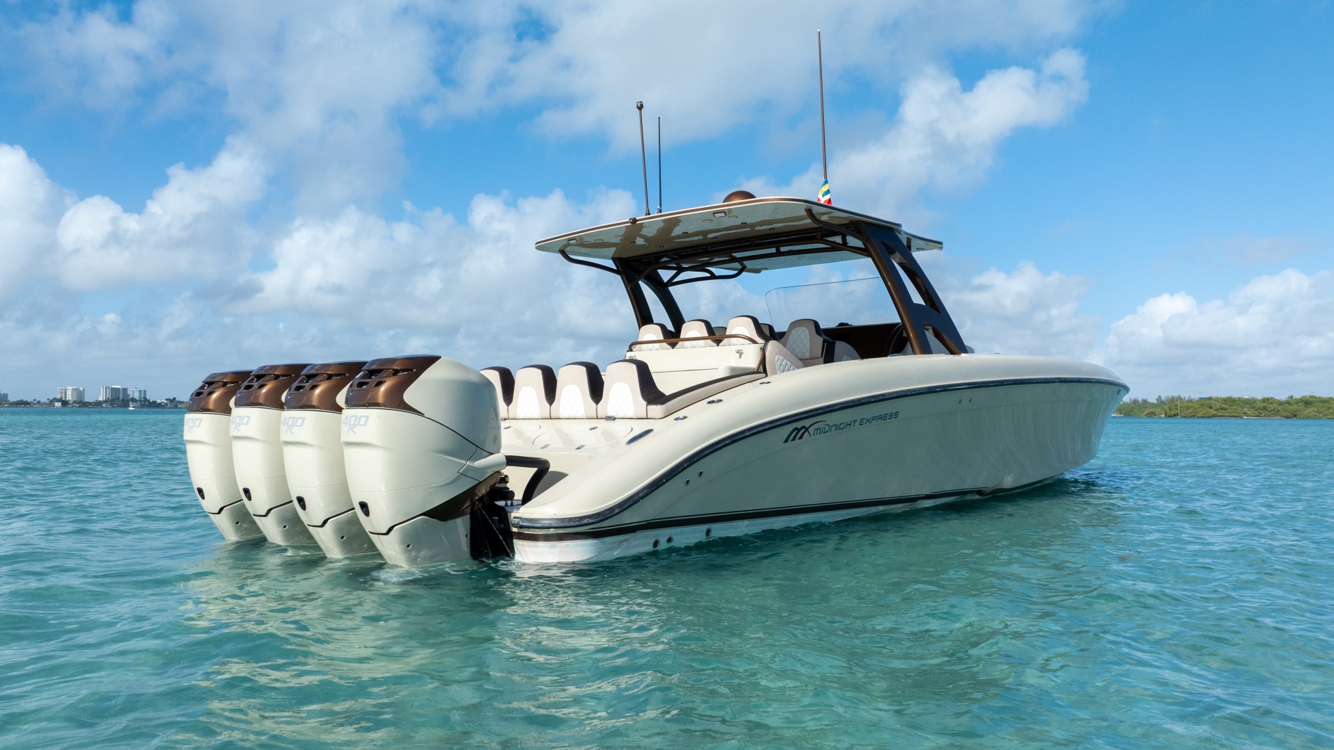 2019 Midnight Express 