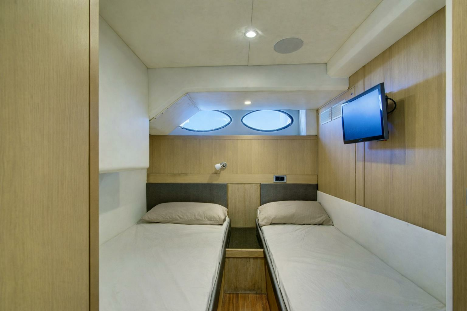 2014 Princess Yachts 