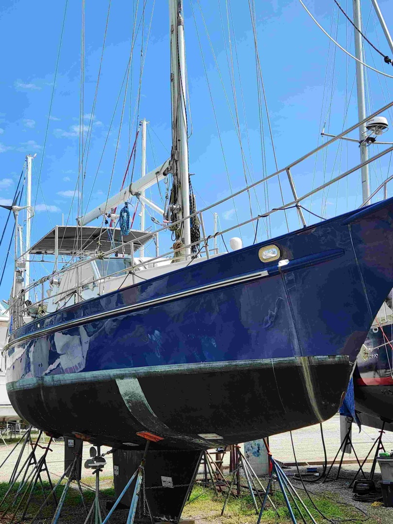 Margaritaville 39ft Bruce Roberts Yacht For Sale