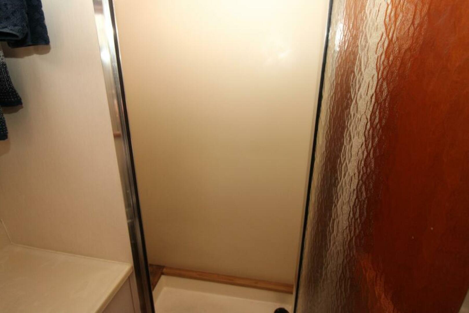 2000 Ricker 42 Classic