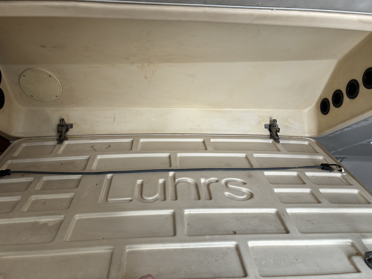 34' Luhrs Rod Locker