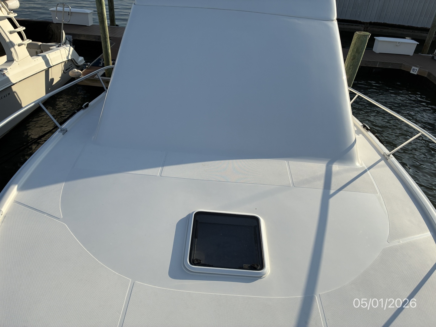 34' Luhrs Foredeck