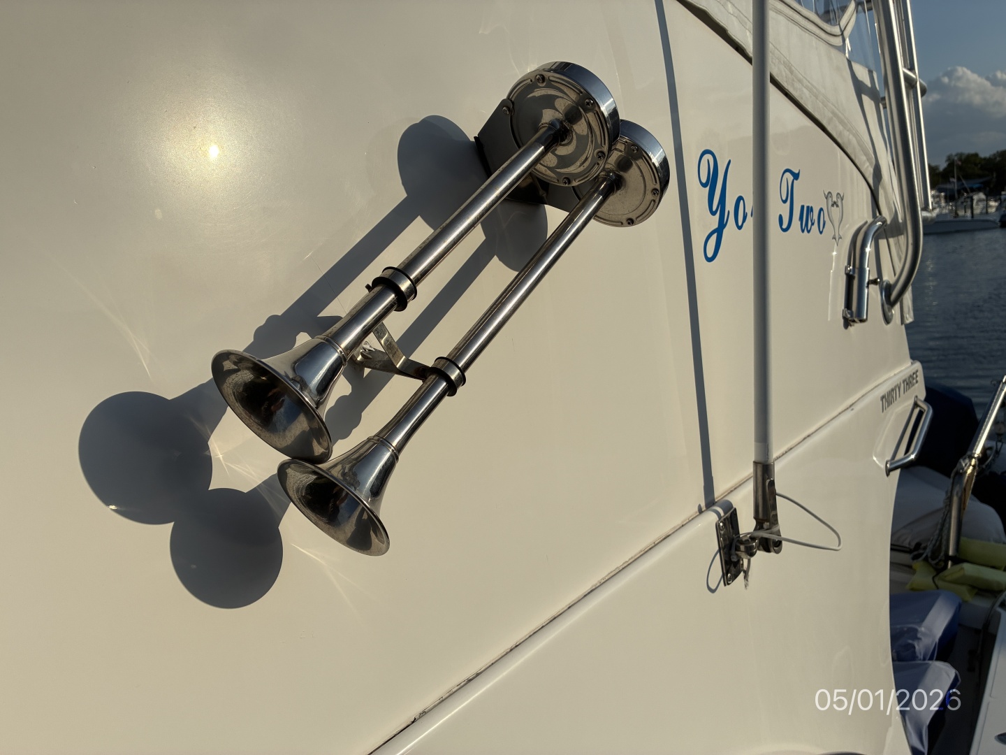 34' Luhrs Foghorn