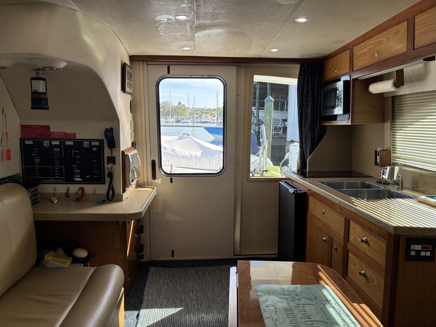 34' Luhrs Salon
