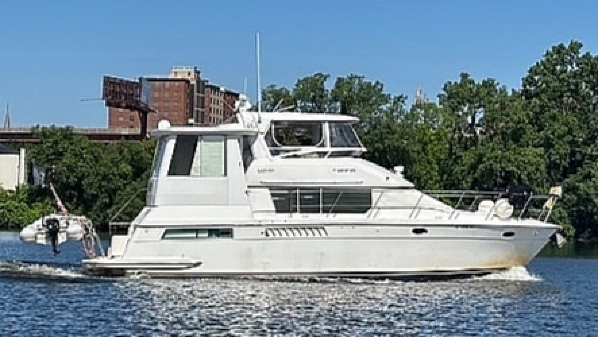 1996 Carver 455 Motor Yacht - photo 1 of 1