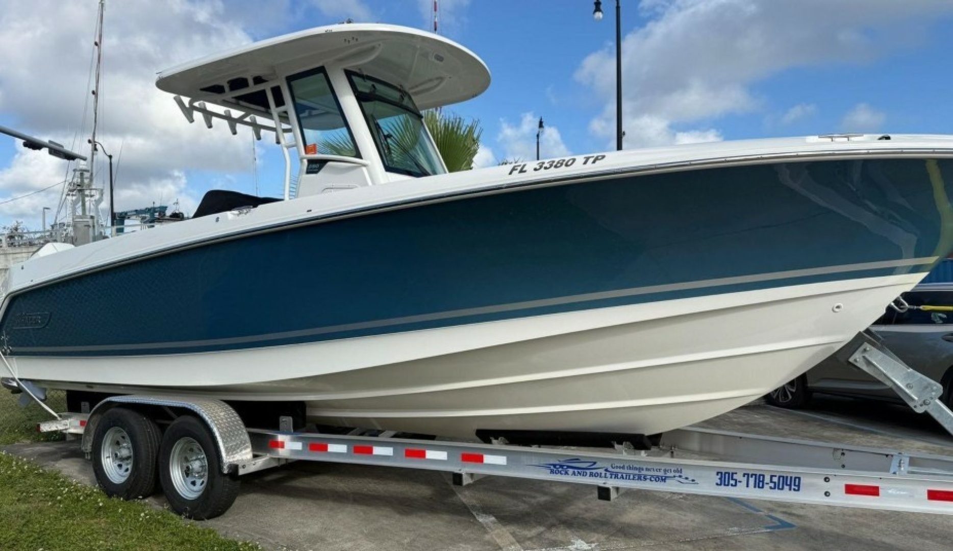 2023 Boston Whaler 