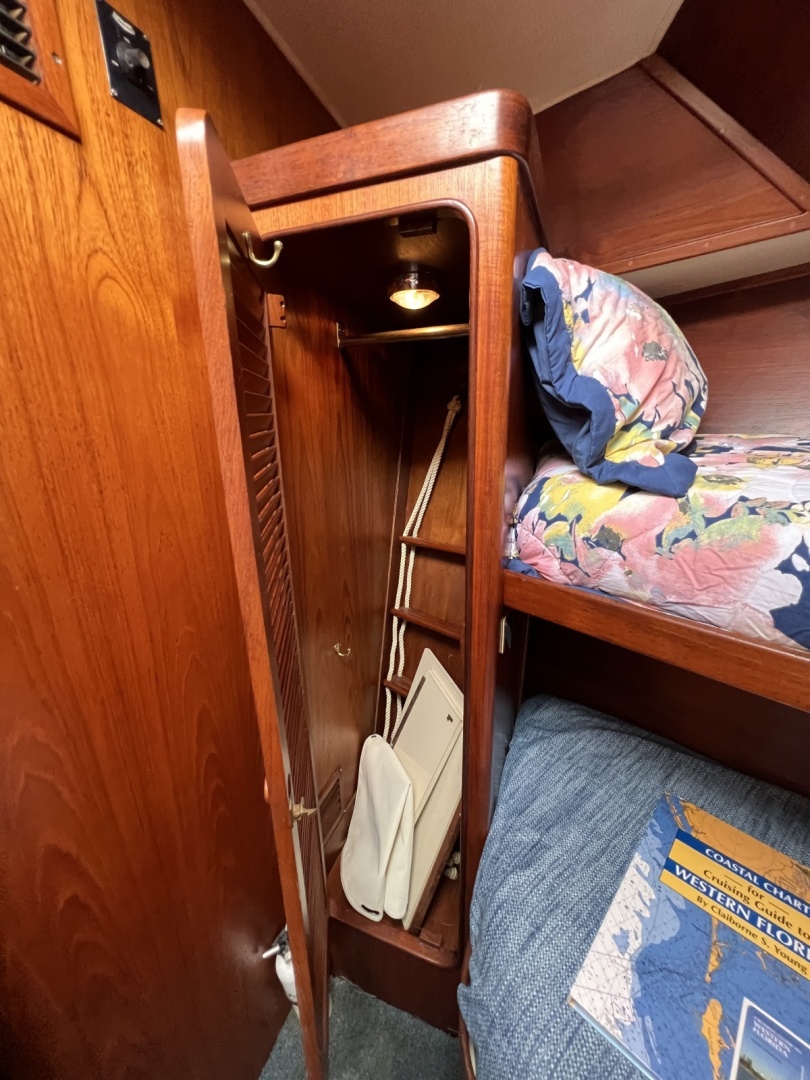 1982 Gulfstar 48 Aft Cabin
