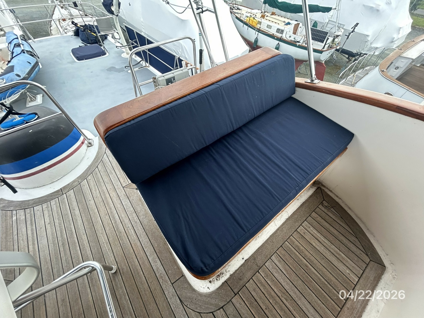 49' DeFever flybridge port seating