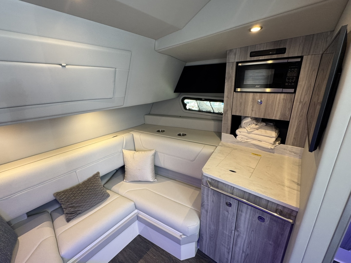 Formula  Yacht For Sale