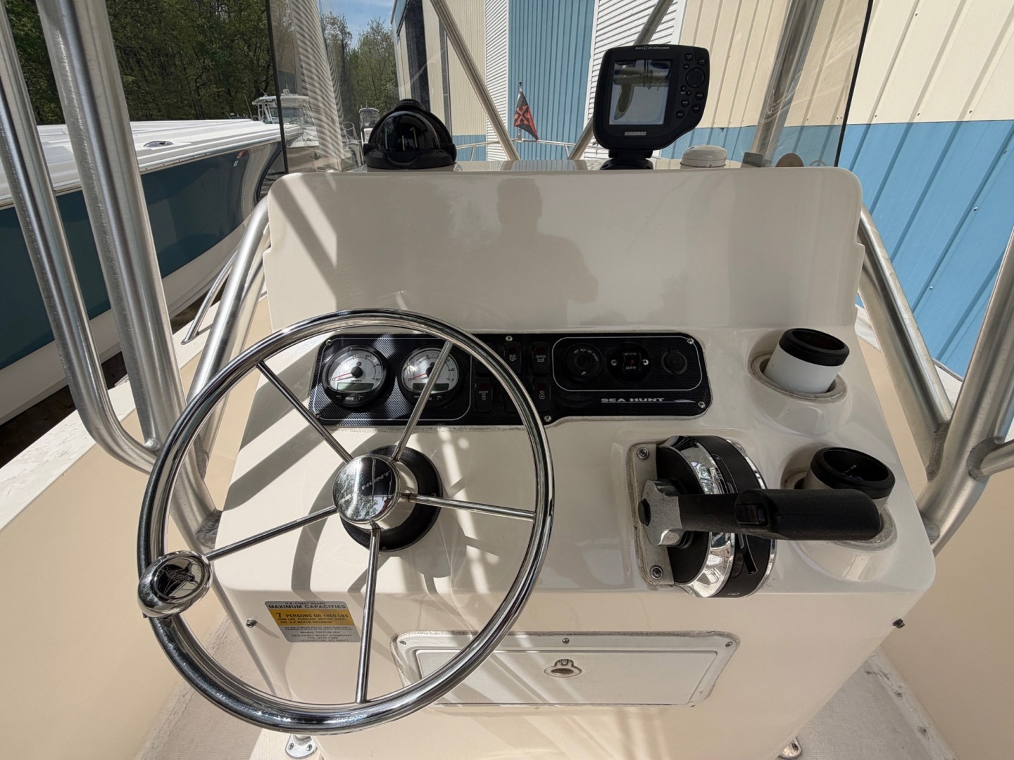 2004 Sea Hunt Triton 202
