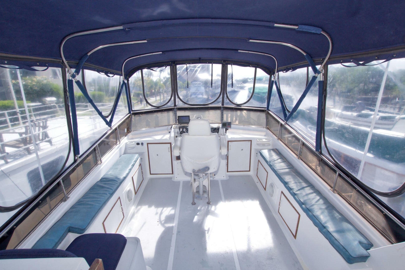 1984 Present Yachts 42 Sundeck