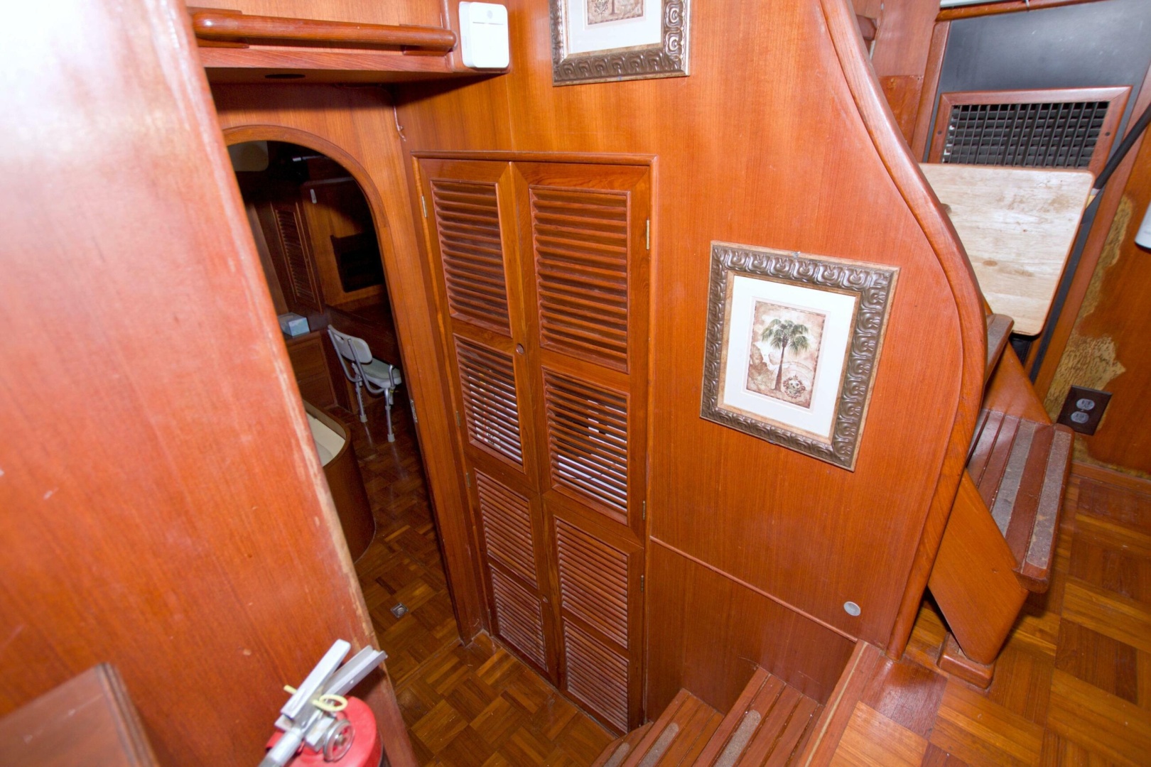 1984 Present Yachts 42 Sundeck