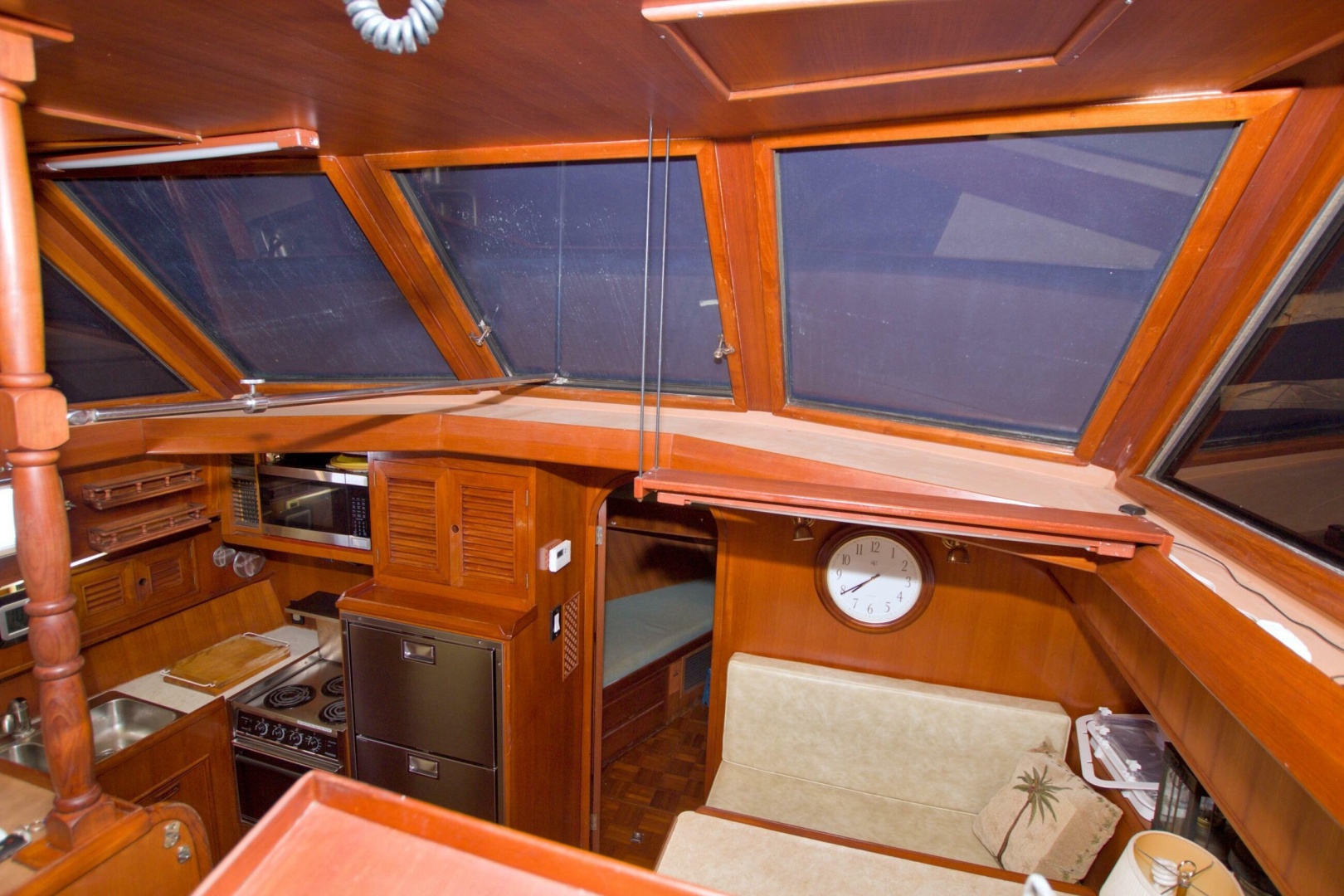 1984 Present Yachts 42 Sundeck