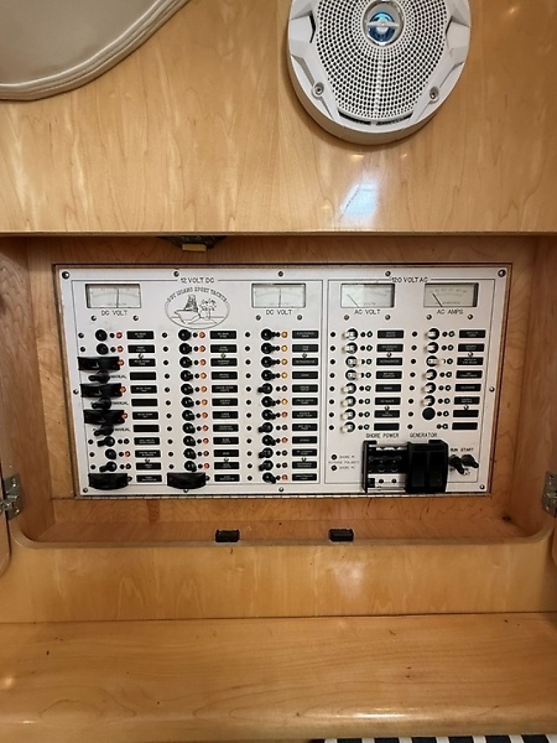 Home Advantage Reel T 38ft Out Island Yacht For Sale