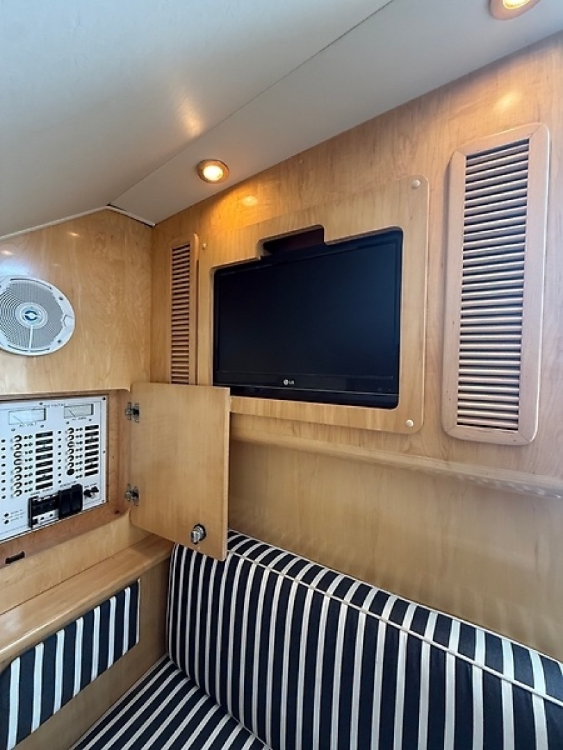 Home Advantage Reel T 38ft Out Island Yacht For Sale