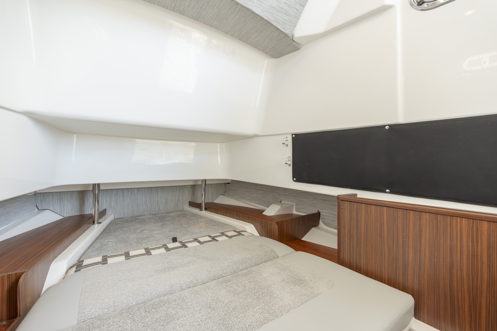 Boyer s Pursuit III 32ft Pursuit Yacht For Sale