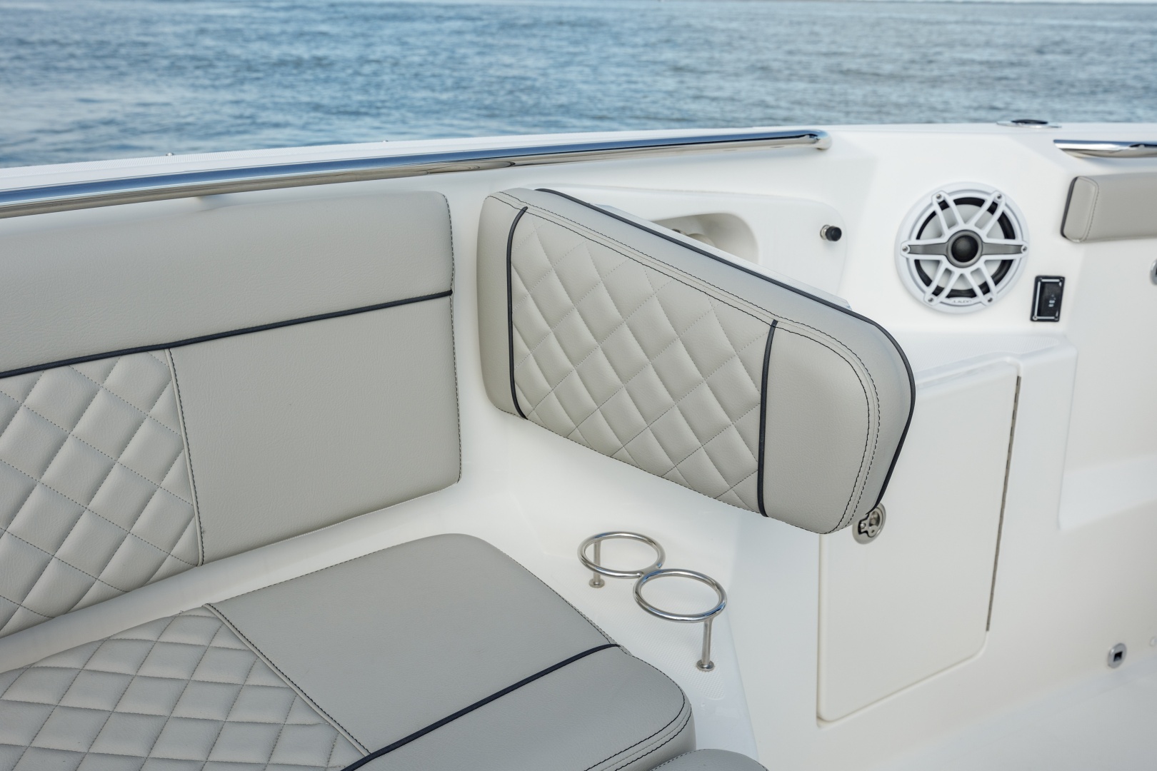 Boyer s Pursuit III 32ft Pursuit Yacht For Sale