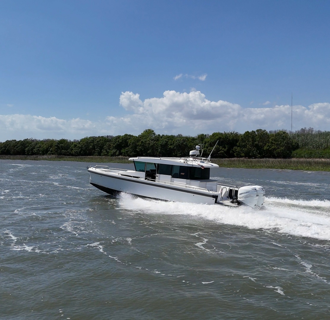 2019 Axopar 37 XC Cross Cabin