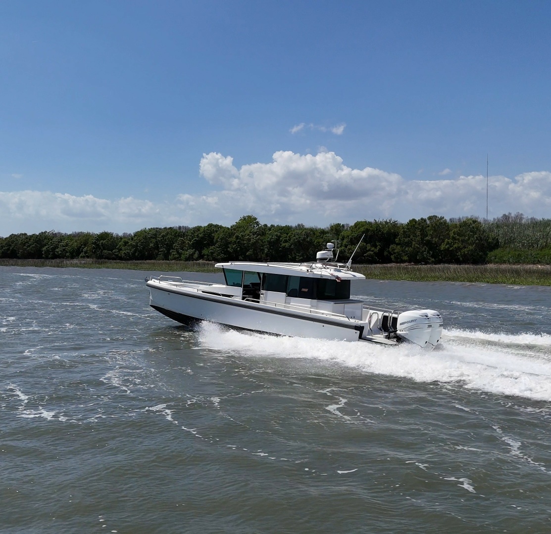 2019 Axopar 37 XC Cross Cabin