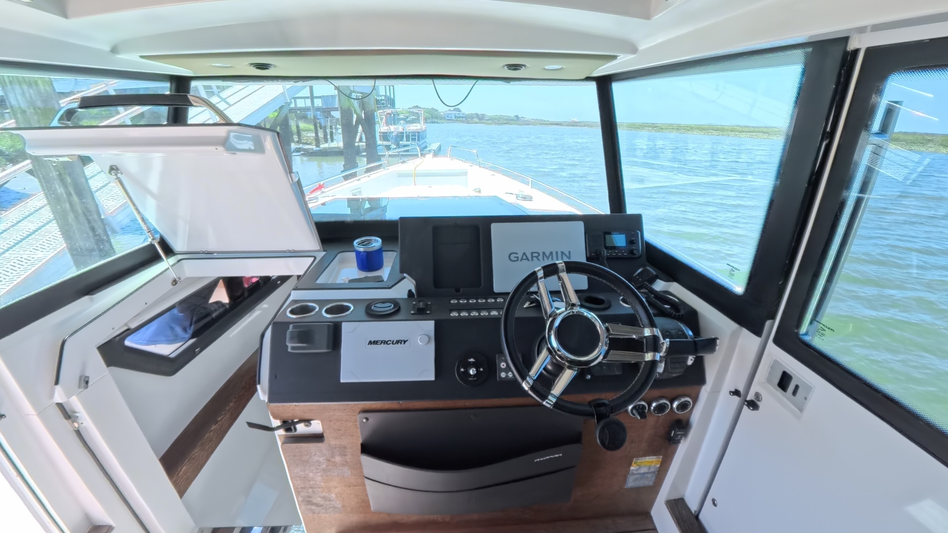 2019 Axopar 37 XC Cross Cabin