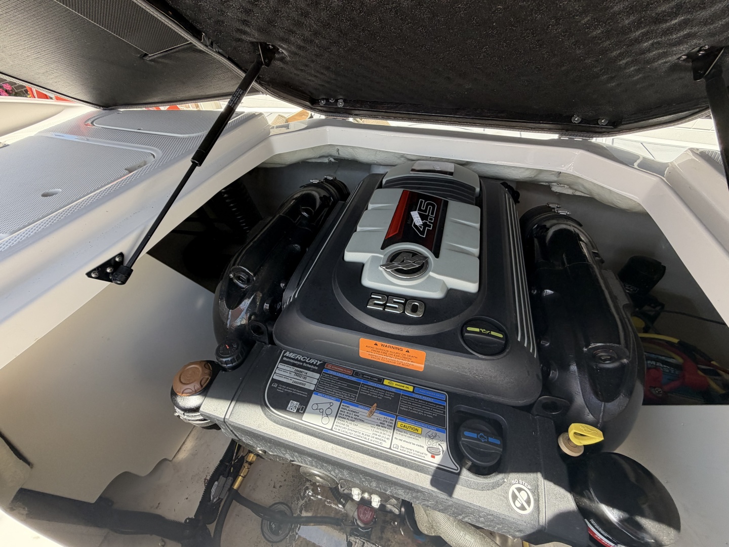 2022 Chaparral 21 SSi