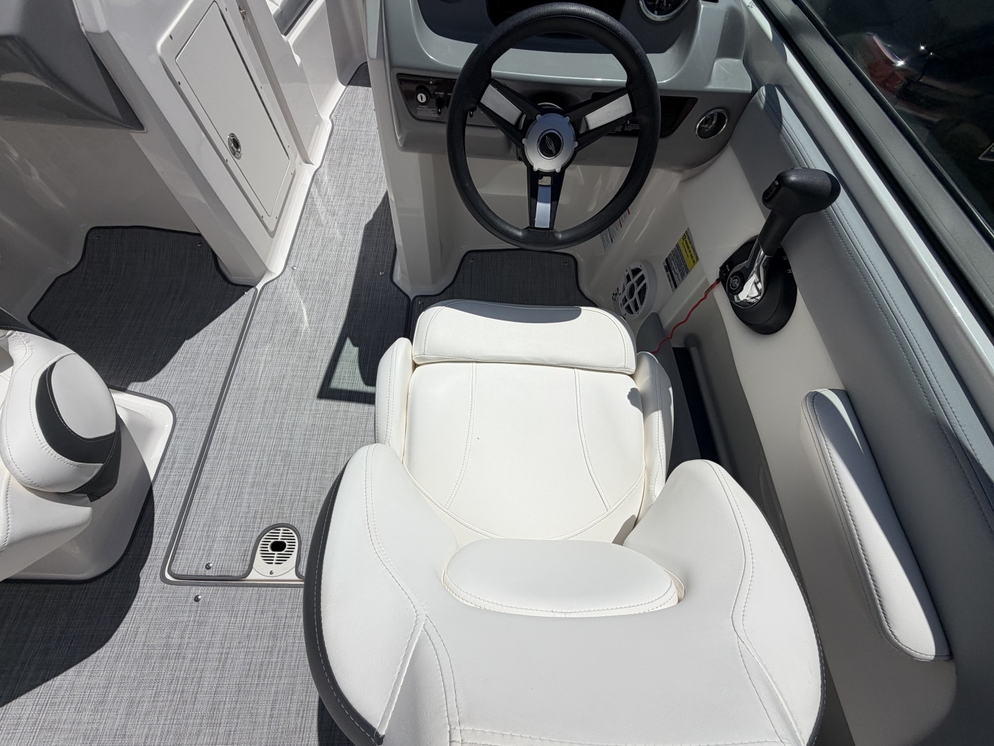 2022 Chaparral 21 SSi