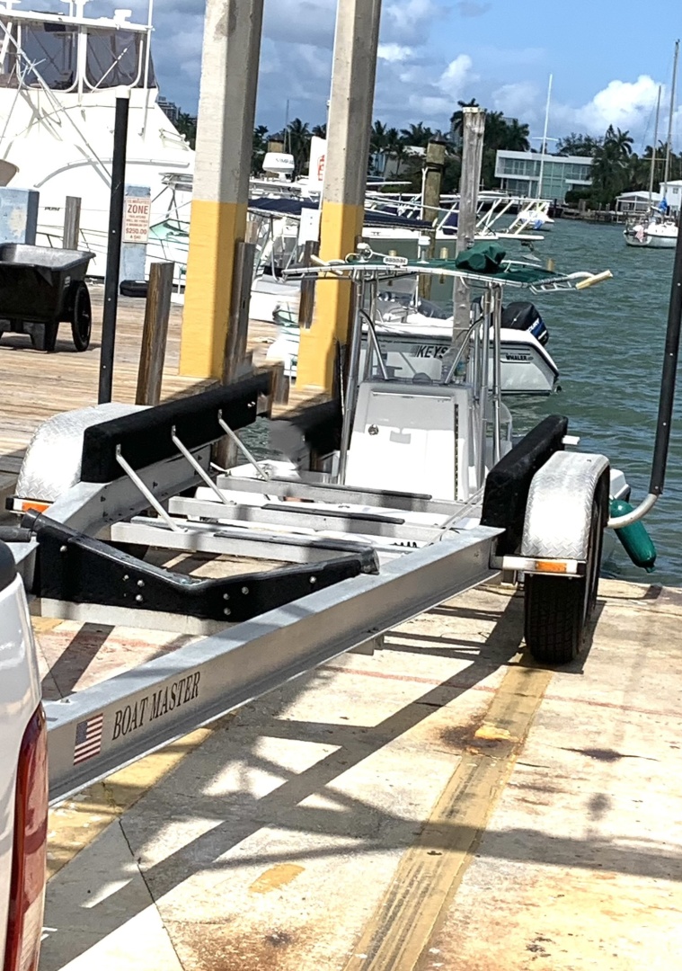 23ft Contender Yacht For Sale