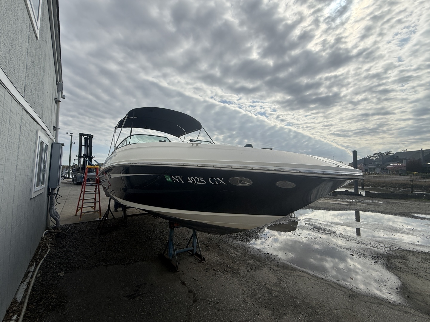 24ft Sea Ray Yacht For Sale