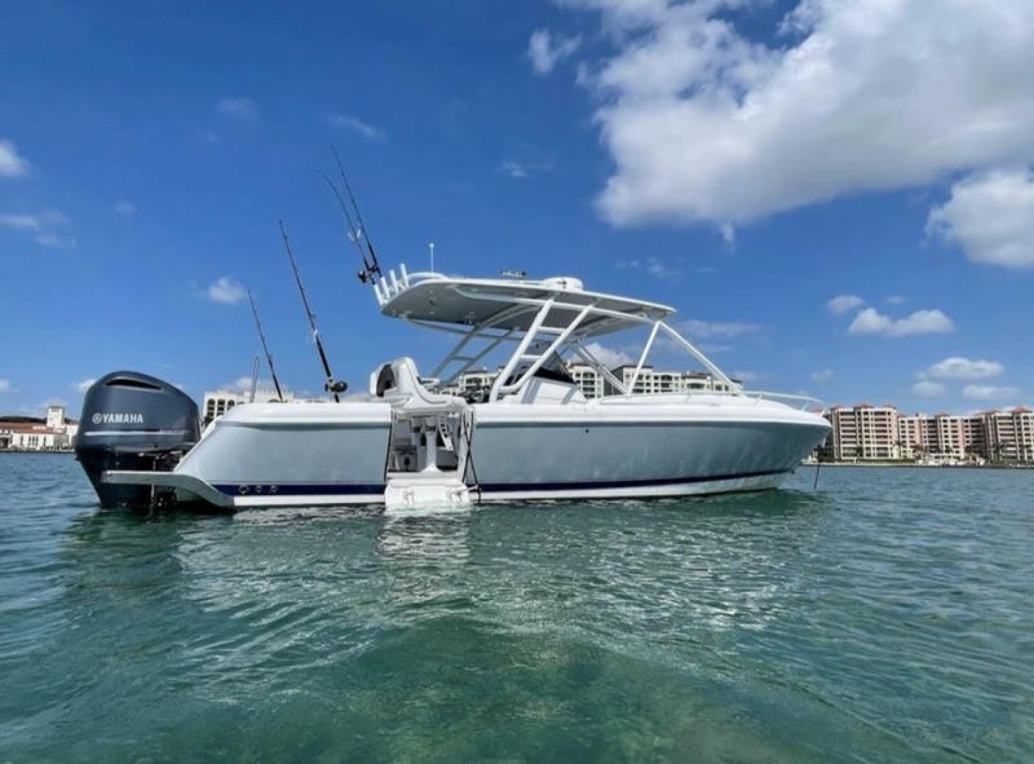 2014 Intrepid 3270 CC