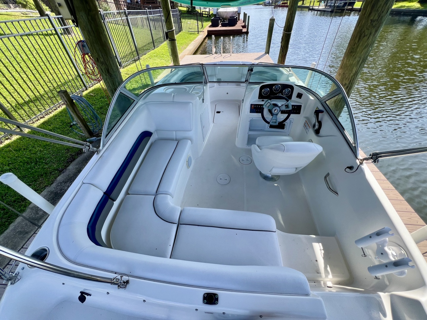 2013 Hurricane SunDeck 187 OB