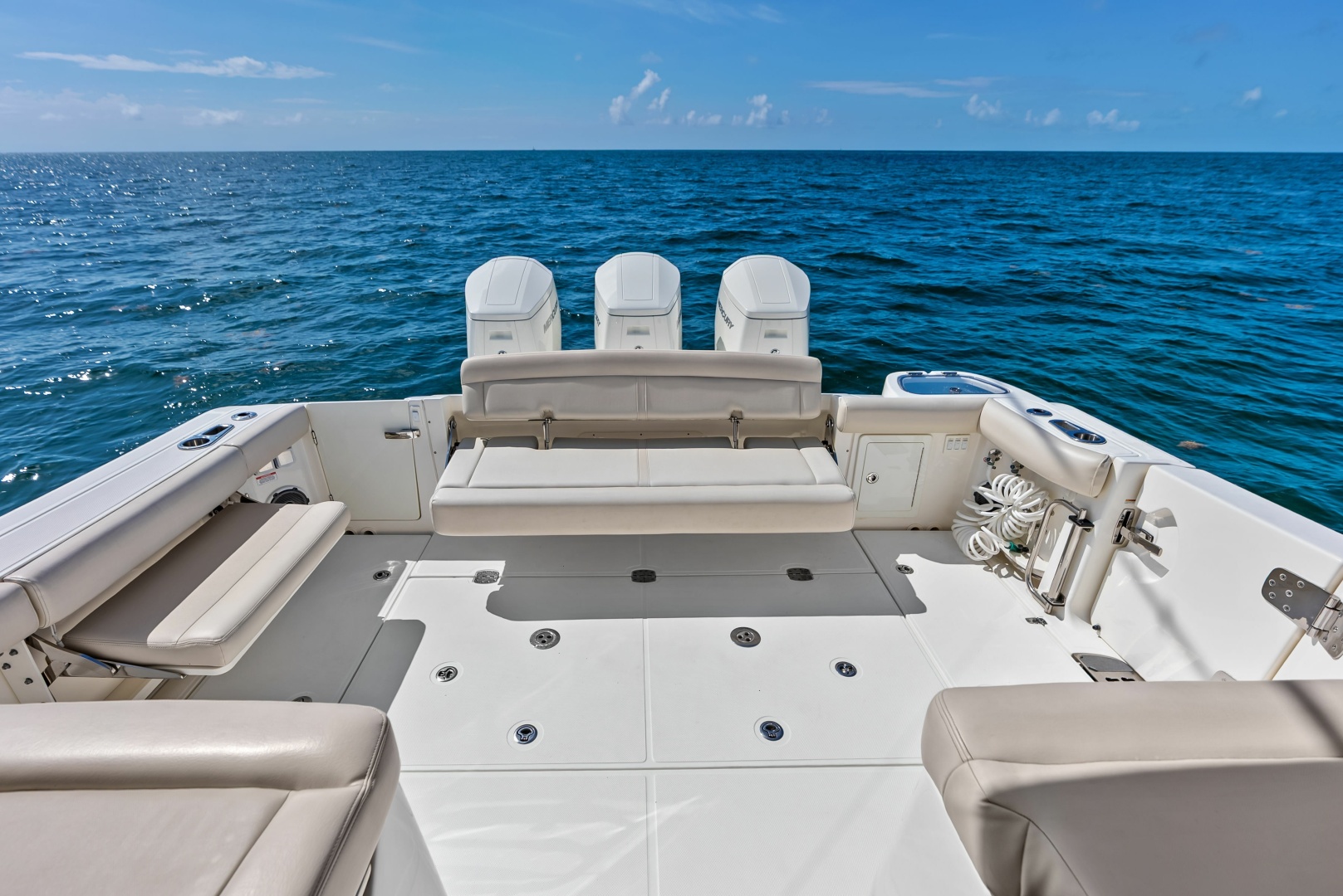 Boston Whaler 405 Conquest - Photo 16