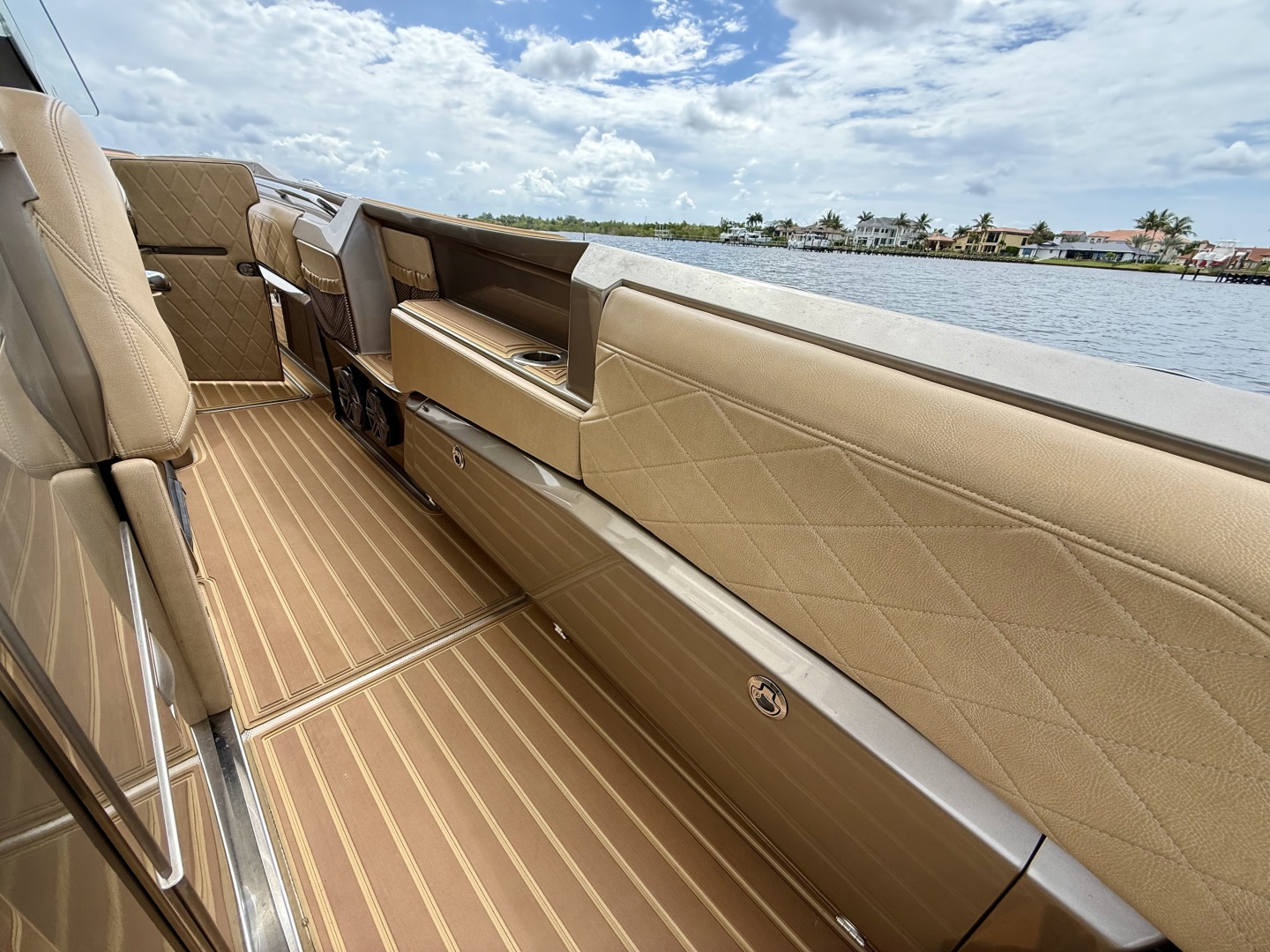 2020 Nor-Tech 550 SPORT CENTER CONSOLE