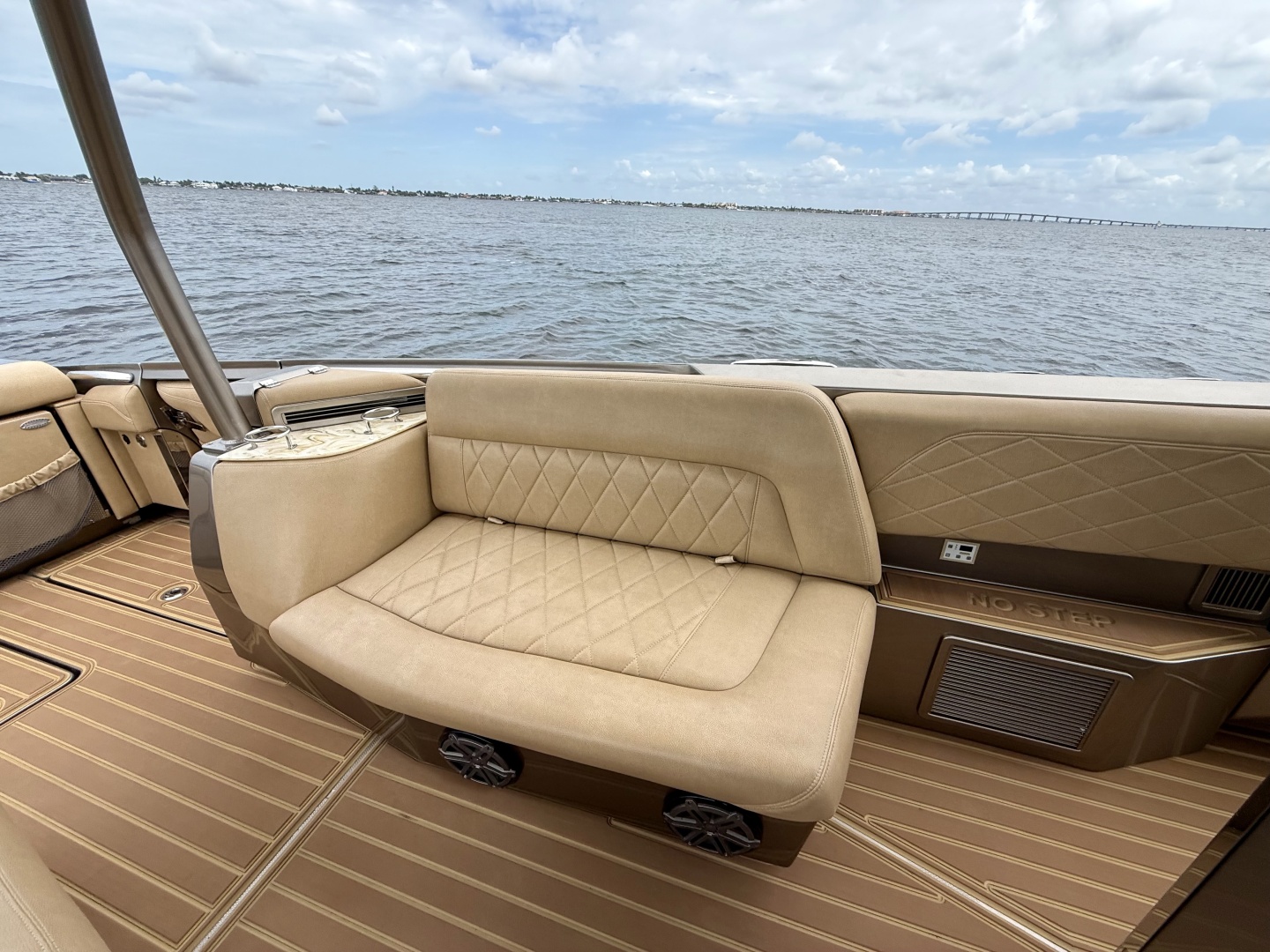 2020 Nor-Tech 550 SPORT CENTER CONSOLE