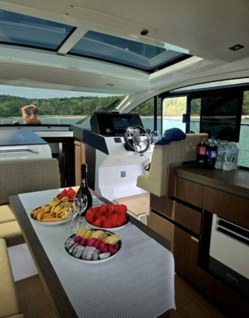 35ft Sealine Yacht For Sale