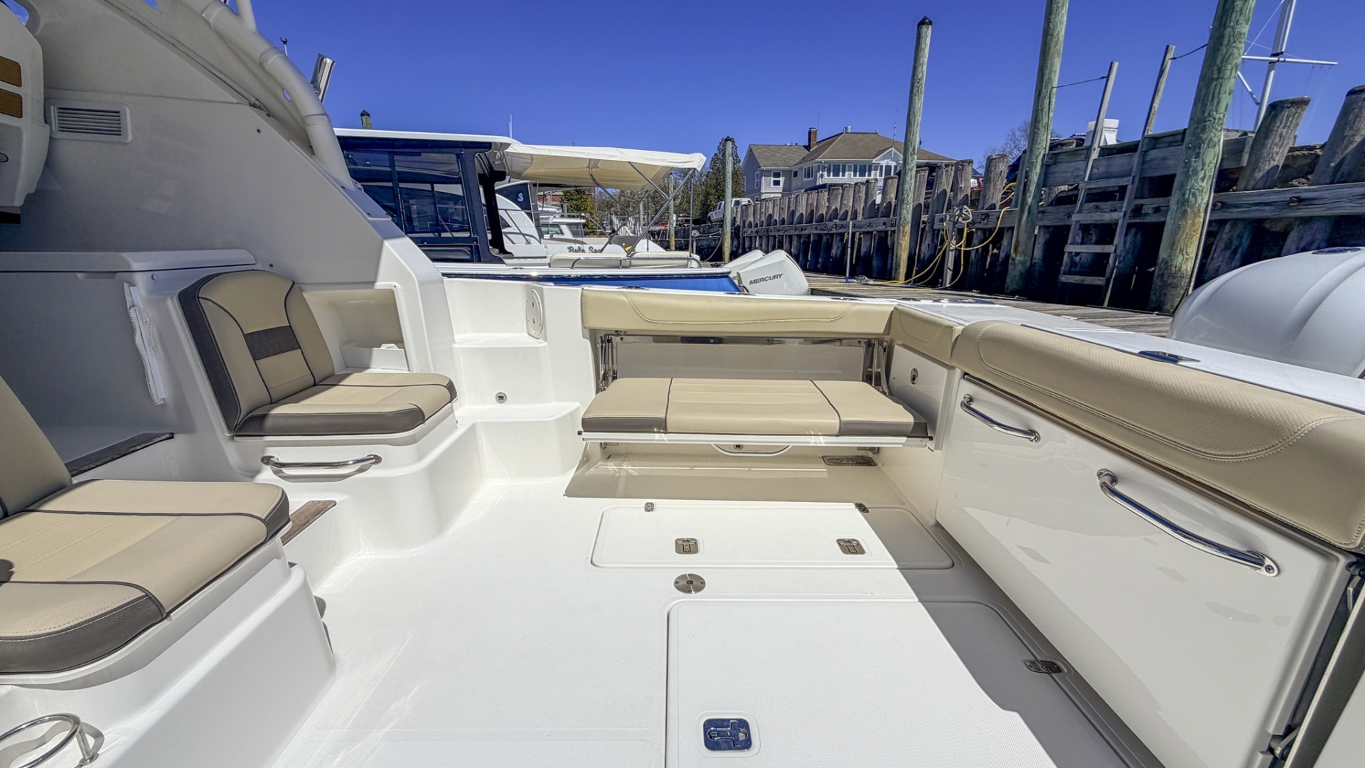 38ft Pursuit Yacht For Sale