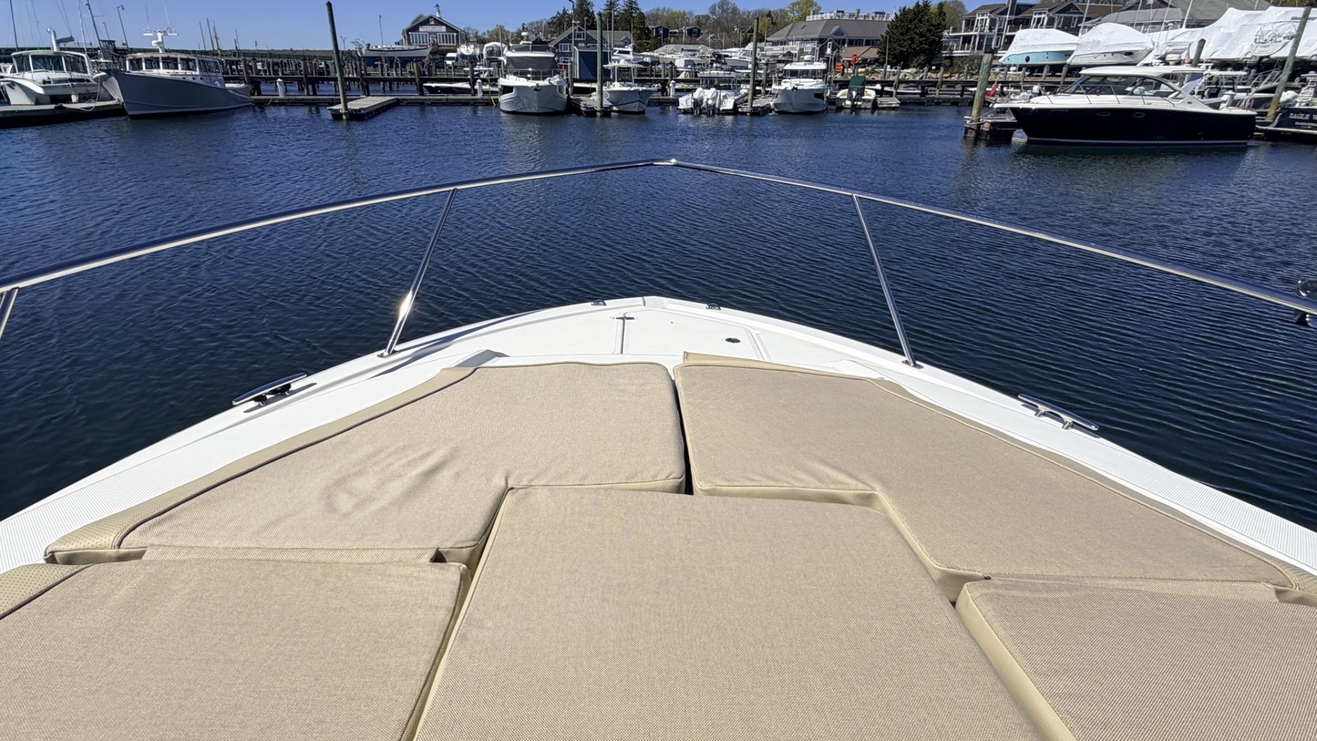 38ft Pursuit Yacht For Sale