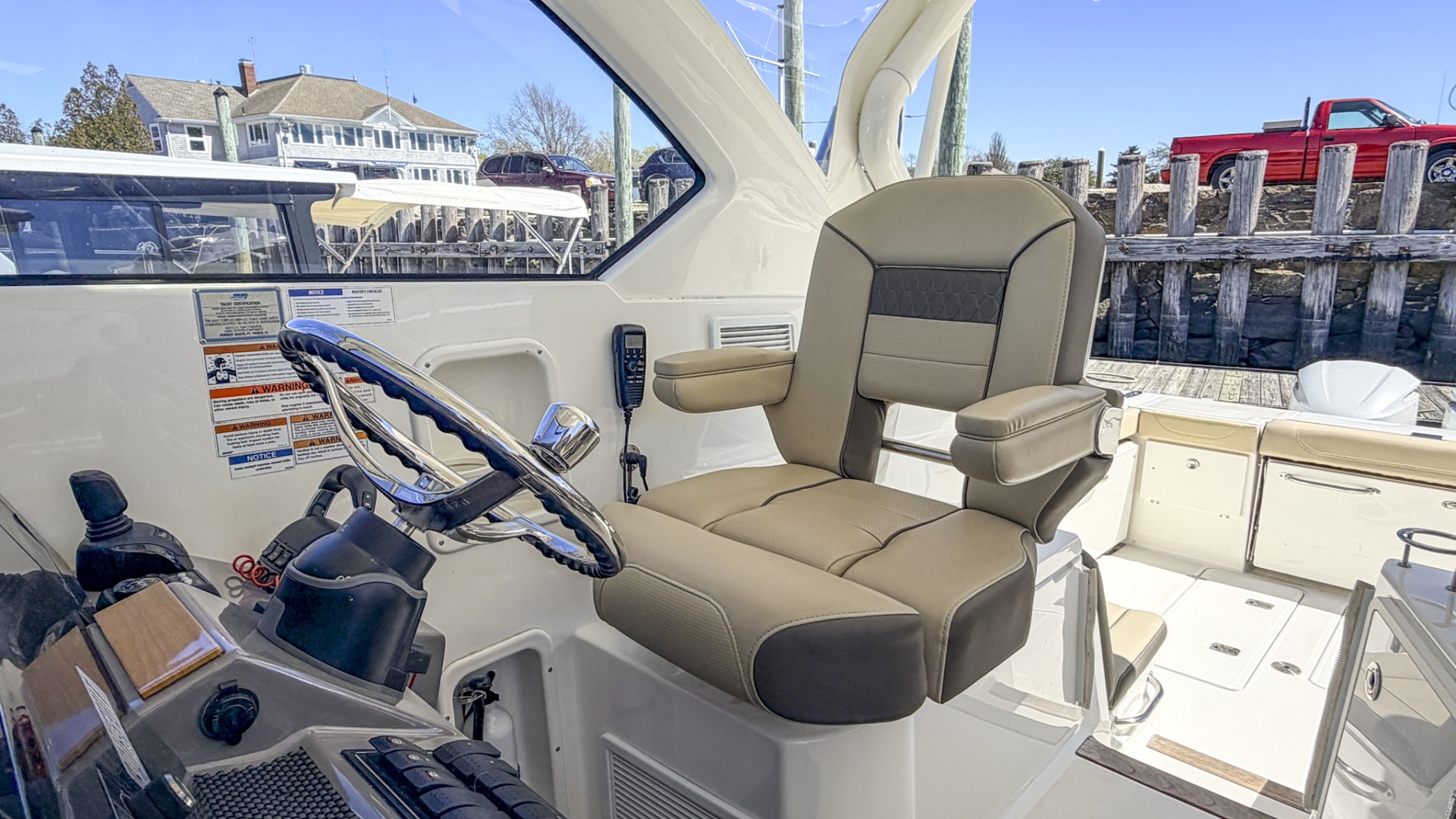 38ft Pursuit Yacht For Sale