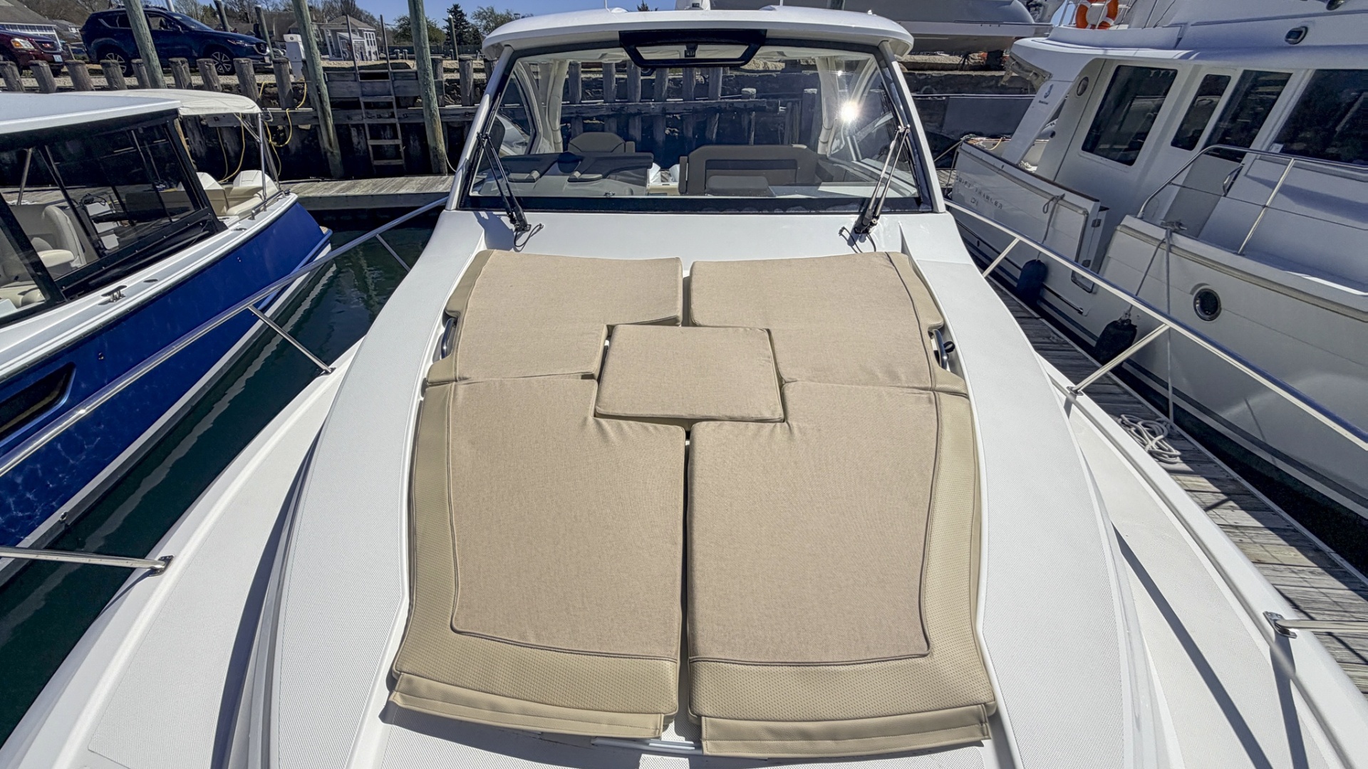 38ft Pursuit Yacht For Sale