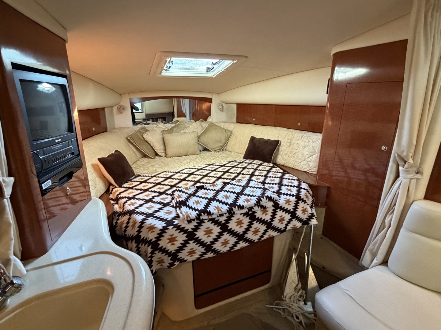 32ft Sea Ray Yacht For Sale