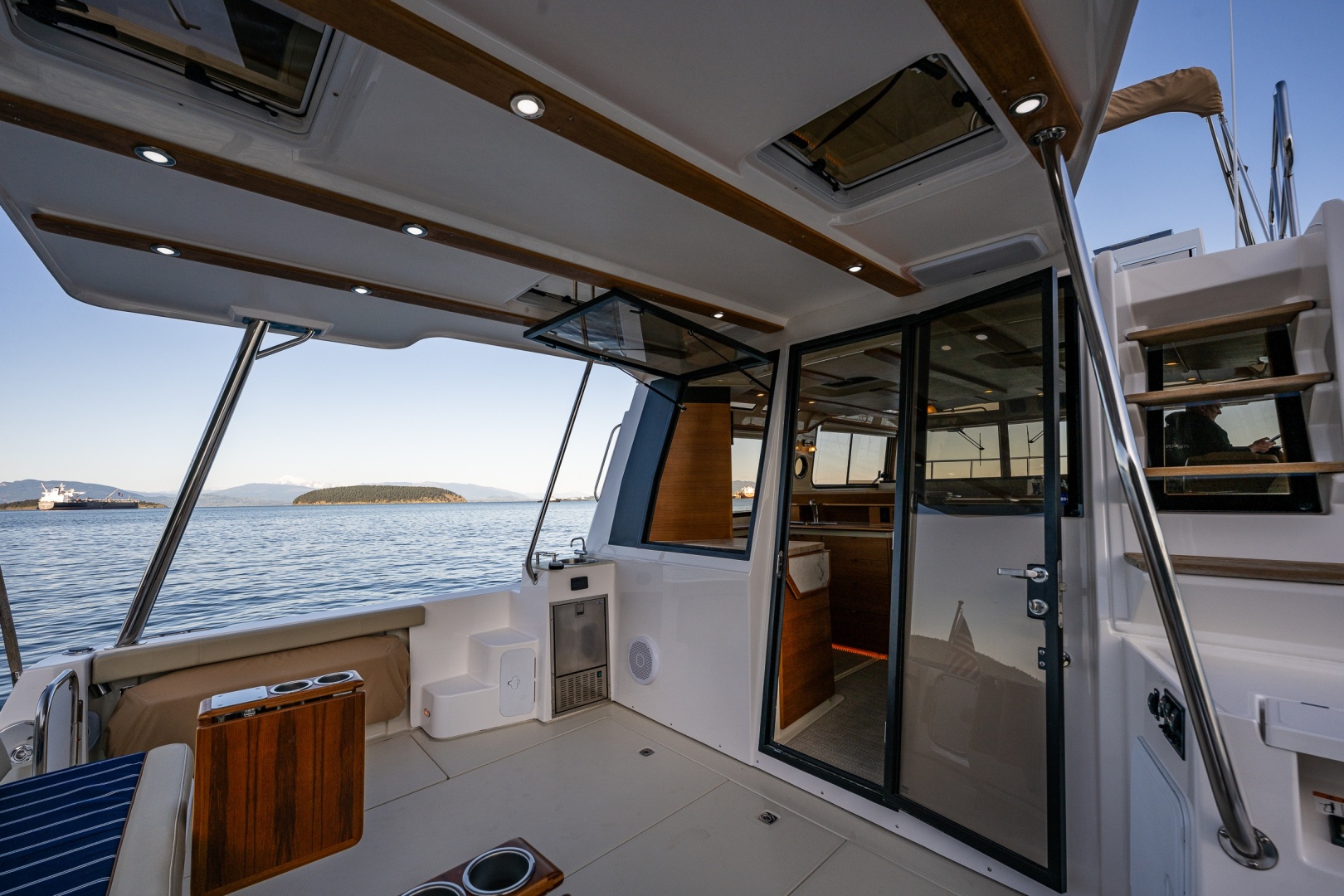 2020 Ranger Tugs R-41 CB