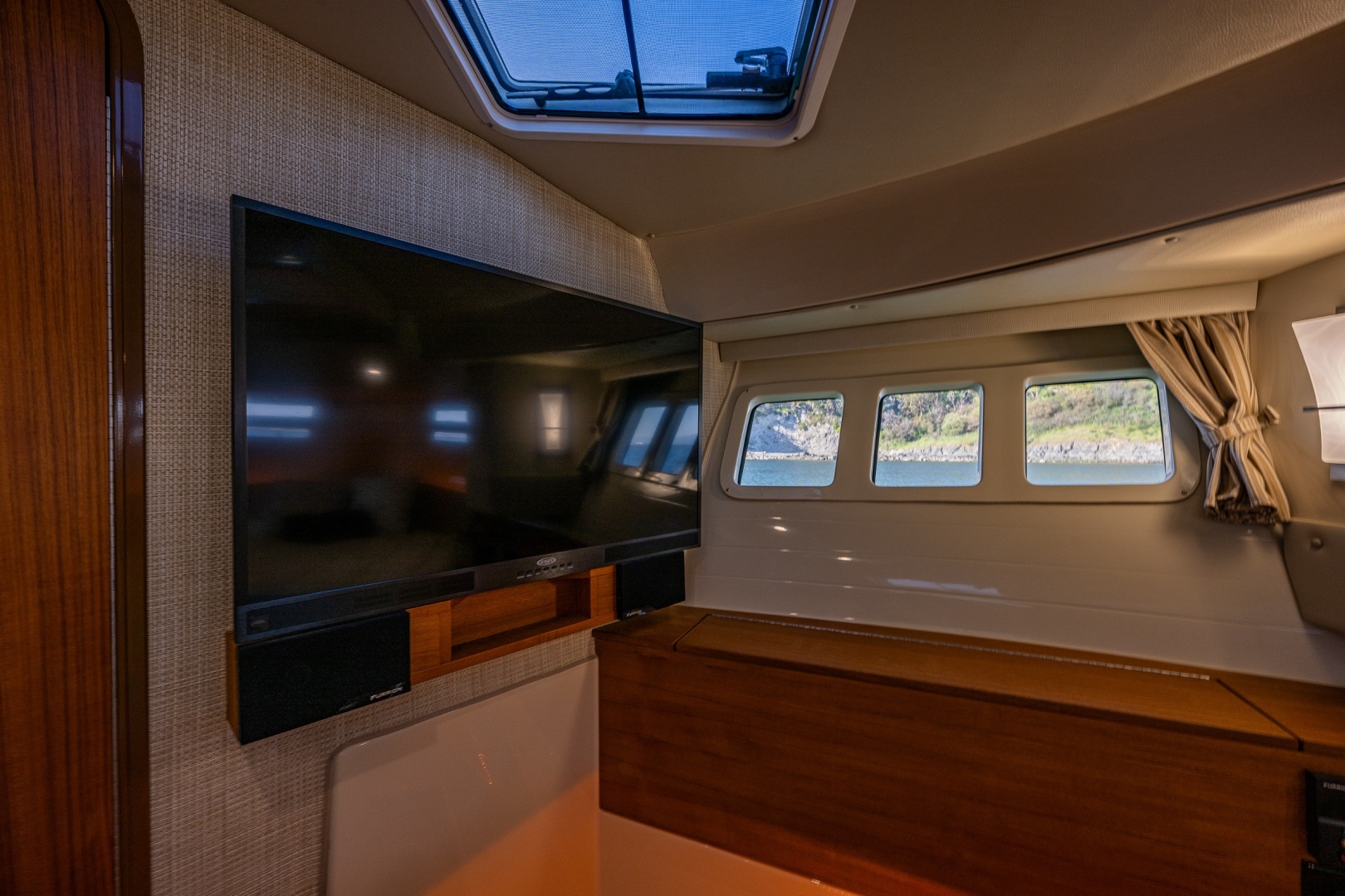 2020 Ranger Tugs R-41 CB