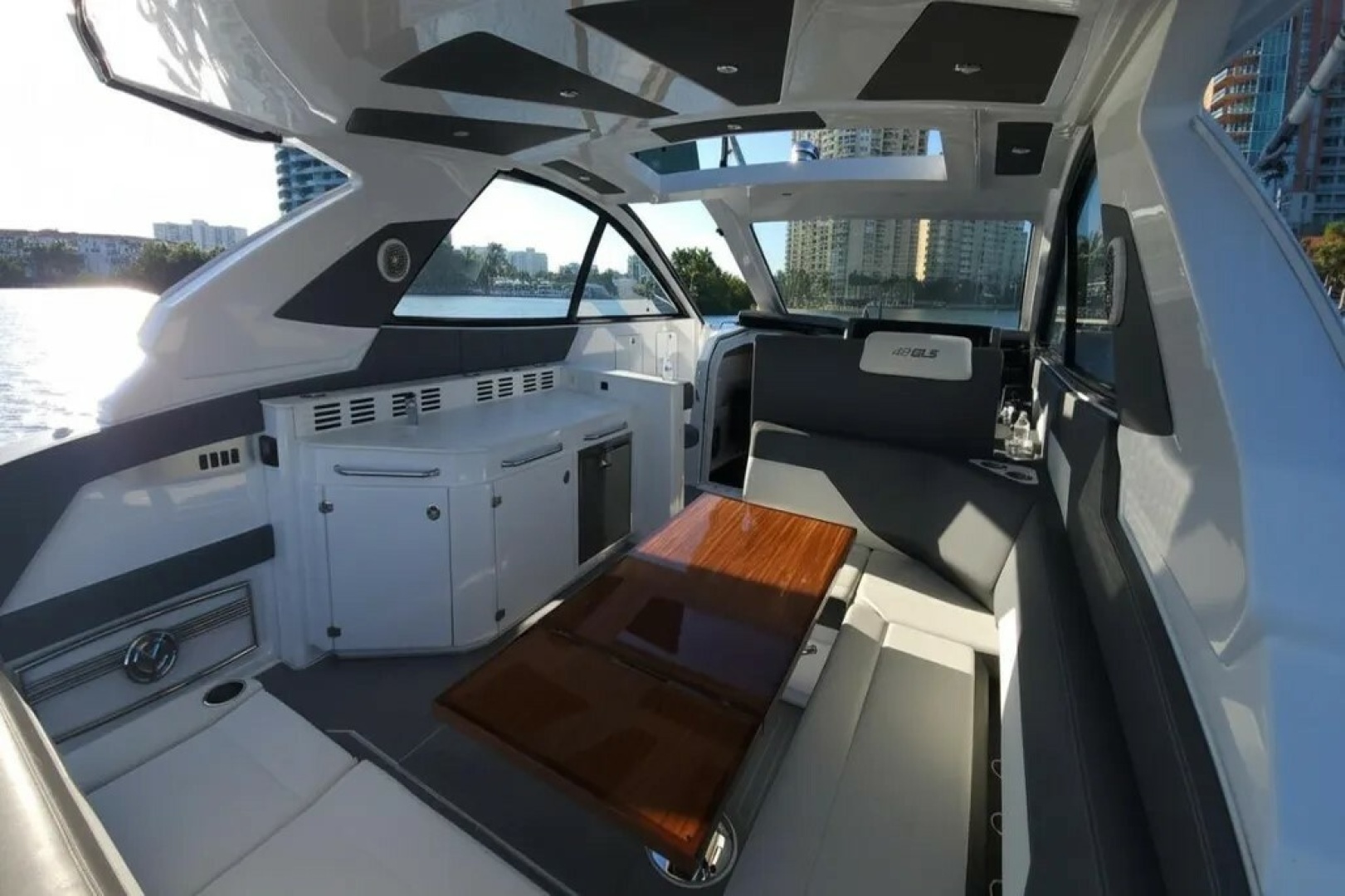2021 Cruisers Yachts 42 GLS OB